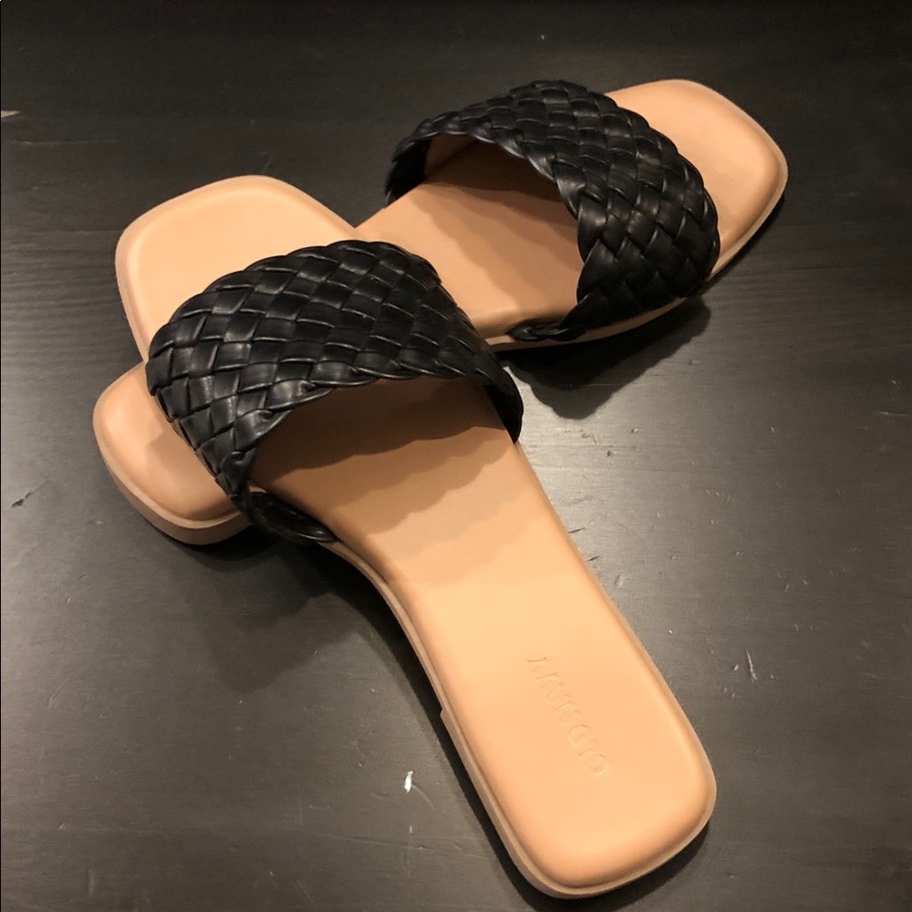 Old Navy black slides 🖤